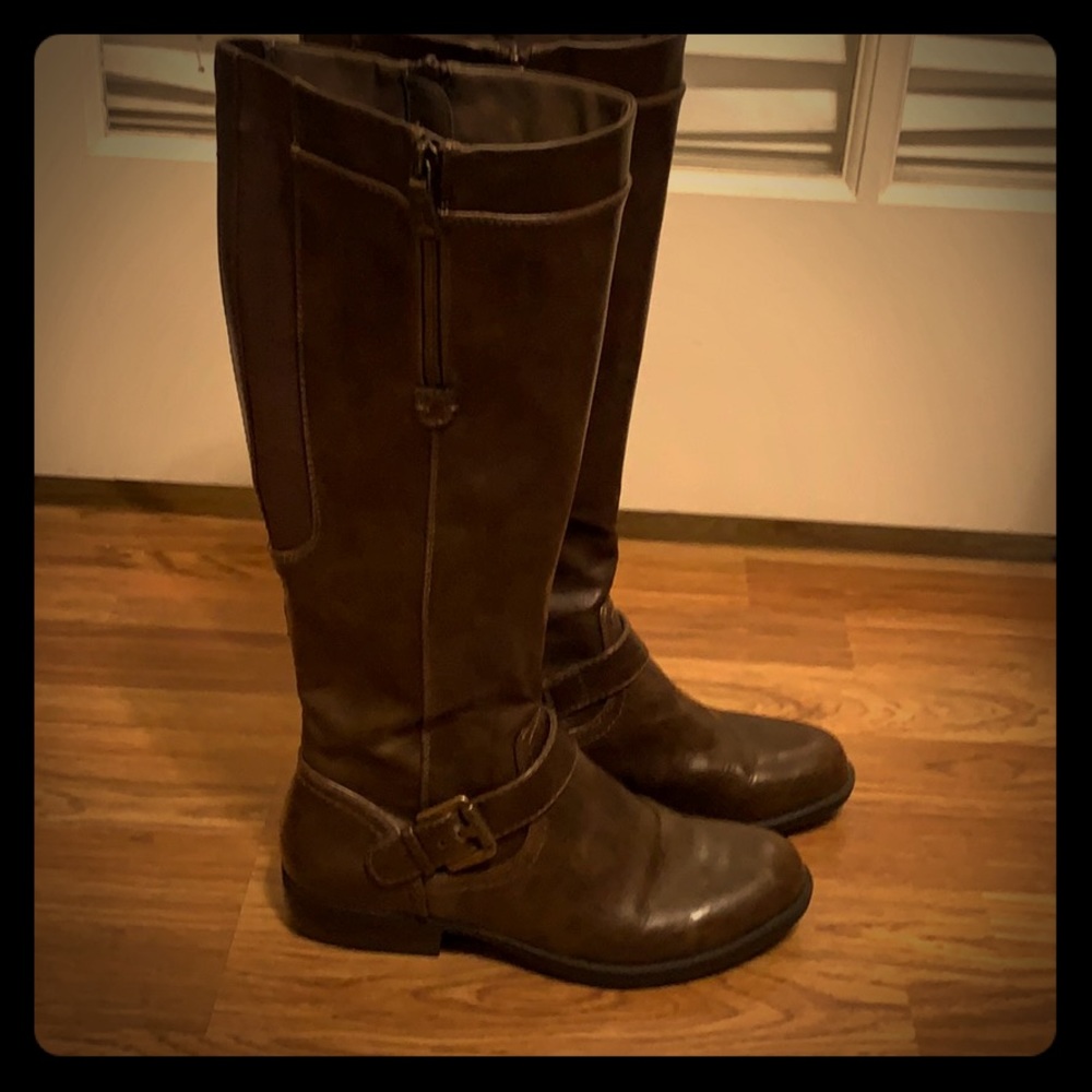 Brown boots